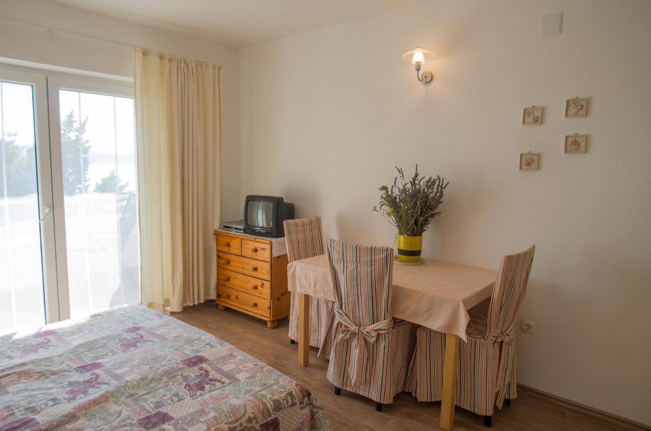 Milica Garden Apartment Prvic Sepurine Exterior photo